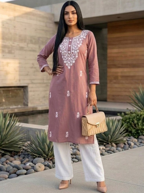 Varanga Women Embroidered Chikankari Kurta - Image 2