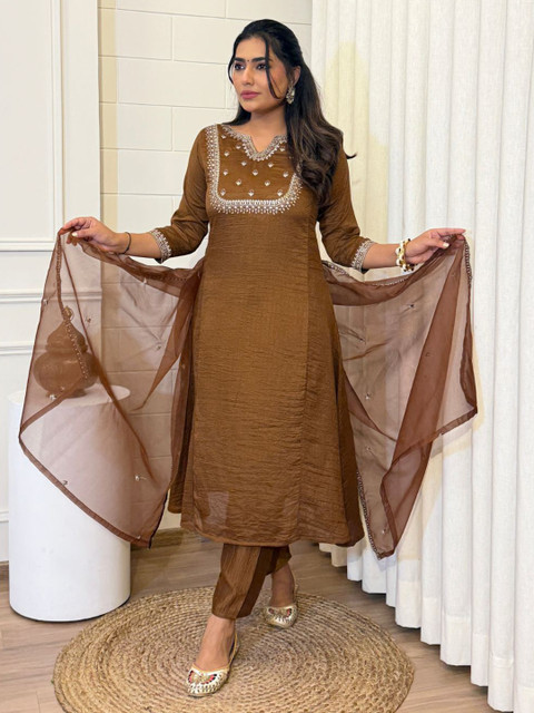 PEACH PIPER Women Embroidered Panelled Thread Work Kurta with Trousers & With Dupatta - Image 5