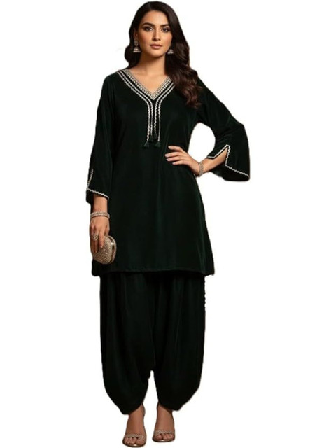 Pushpraj fashion Women Regular Thread Work Velvet Kurta with Patiala