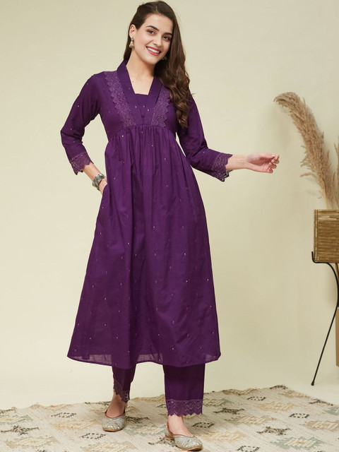 Moda Rapido Women Ethnic Motifs Embroidered Empire Thread Work Pure Cotton Kurta with Trousers