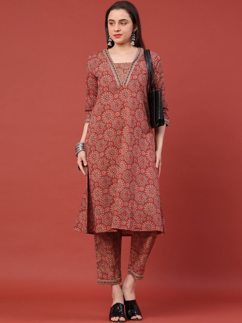 V-Mart Printed Tunic with Trousers - Image 6