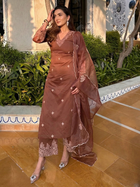 Royal Export Floral Embroidered Regular Thread Work Straight Kurta with Palazzos & Dupatta - Image 3