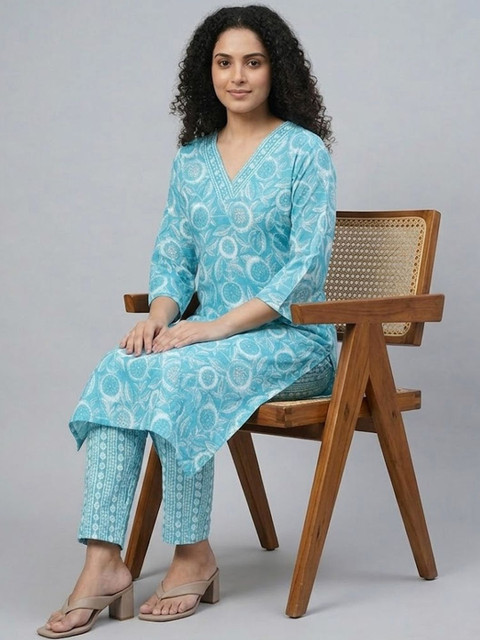 Navibhu Easy-Moving Ethnic Motifs Printed Regular Sequinned Kurta with Trousers & With Dupatta