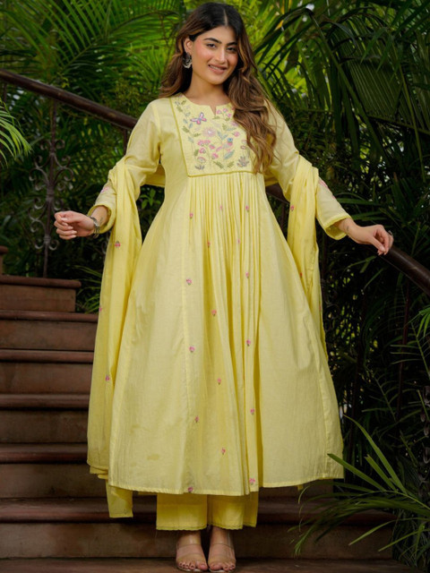 Puretouch Women Floral Embroidered Panelled Thread Work Chanderi Silk Kurta with Trousers & With Dupatta - Image 6