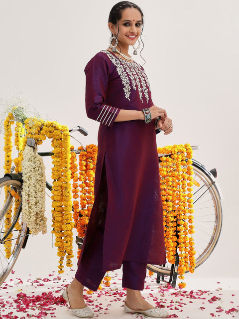 KSUT Women Embroidered Thread Work Jacquard Kurta - Image 4