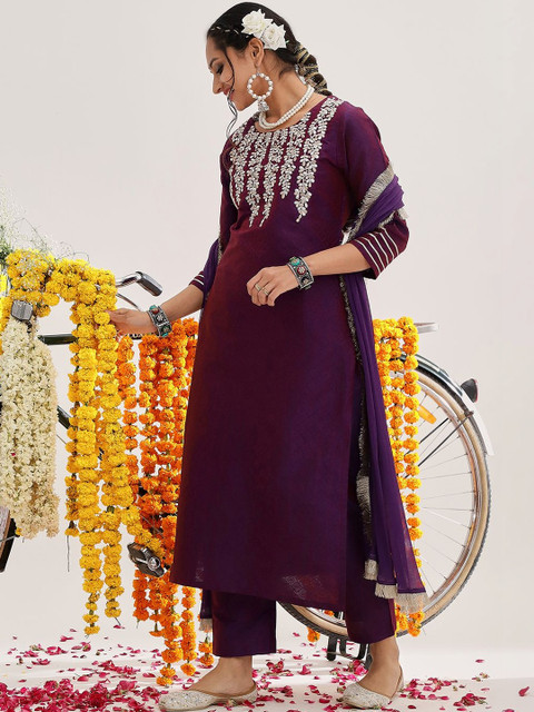 KSUT Women Embroidered Thread Work Jacquard Kurta - Image 6