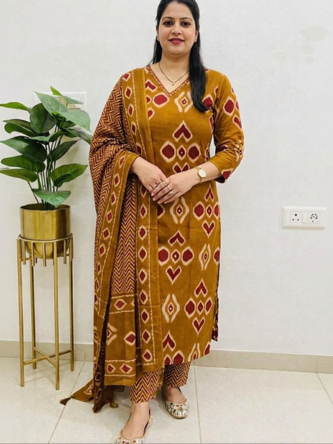 Fabinn Women Printed Regular Pure Cotton Kurta with Trousers & With Dupatta