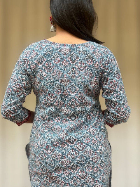 Rivaaj Ethnic Blue Women Ethnic Cotton Straight V Neck Ajrakh Printed Kurta - Image 2
