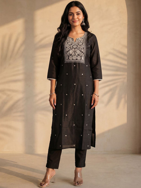 Indo Era Women Ethnic Motifs Embroidered Thread Work Kurta