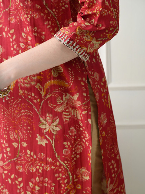 KJFAB Women Floral Printed Thread Work Kurta - Image 5