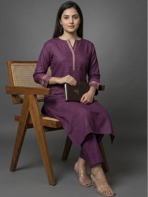Navibhu Smart Women Ethnic Motifs Embroidered Regular Thread Work Kurta with Trousers - Image 5