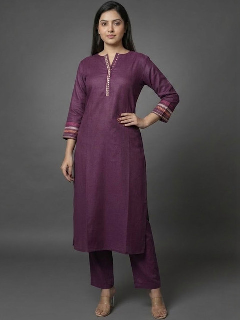 Navibhu Smart Women Ethnic Motifs Embroidered Regular Thread Work Kurta with Trousers - Image 4