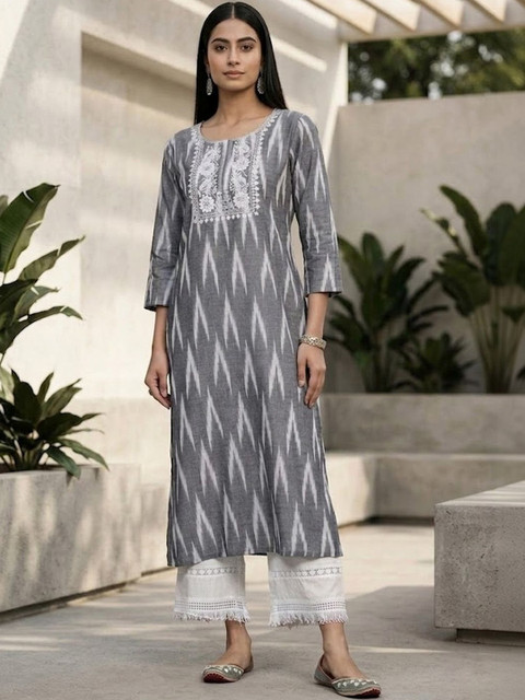 AADVIKA Women Ethnic Motifs Printed Thread Work Handloom Kurta