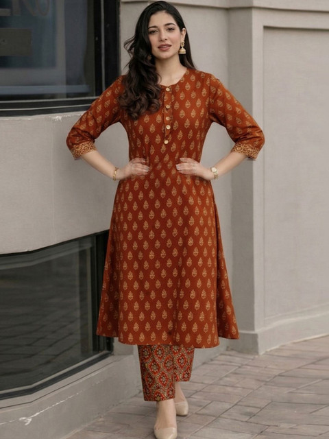 GoSriKi Women Printed Regular Kurta with Trousers - Image 3