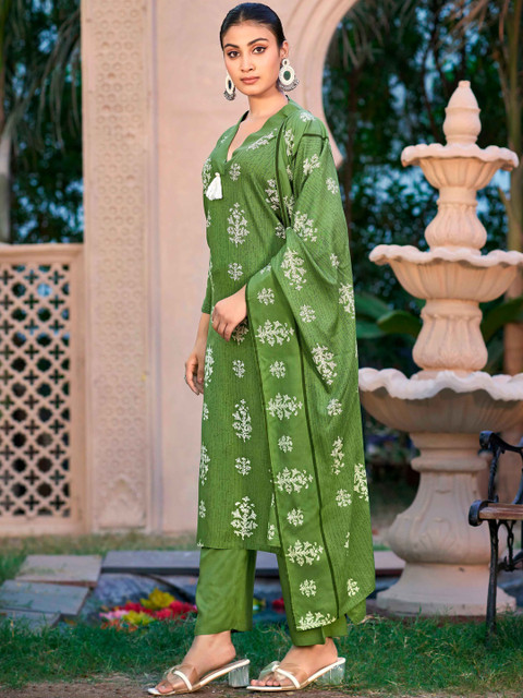 SURUKH Women Floral Printed Regular Gotta Patti Pure Cotton Kurta with Palazzos & With Dupatta - Image 3