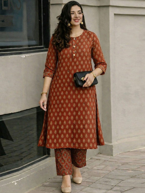 GoSriKi Women Printed Regular Kurta with Trousers