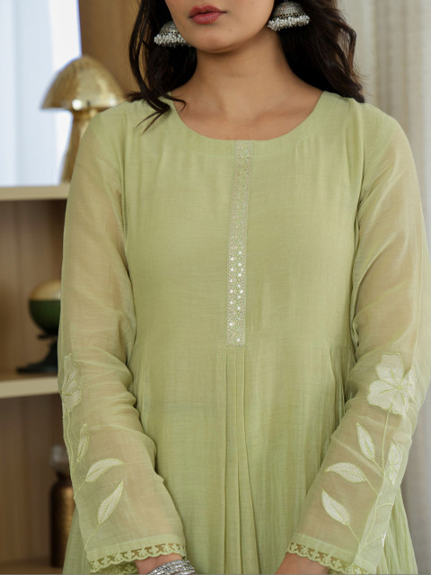 HERE&NOW Women Floral Embroidered Regular Sequinned Chanderi Silk Kurta with Palazzos & With Dupatta - Image 2