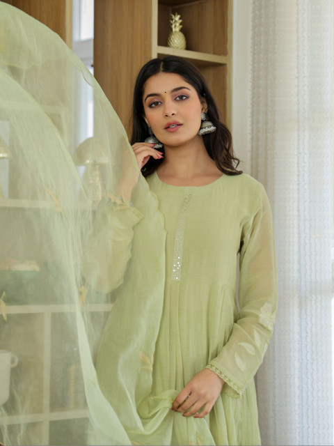 HERE&NOW Women Floral Embroidered Regular Sequinned Chanderi Silk Kurta with Palazzos & With Dupatta - Image 4
