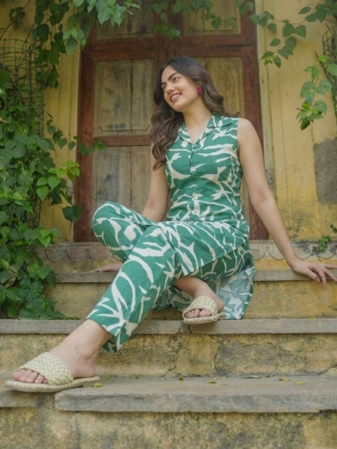 THE FASHION HUB Printed Shirt with Trousers