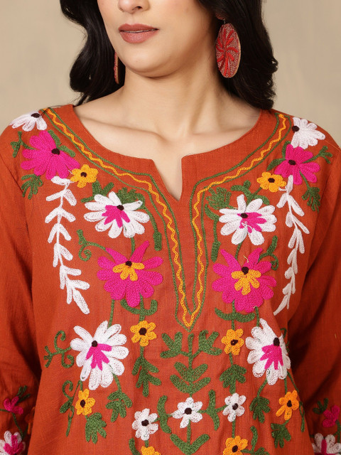 HERE&NOW Women Ethnic Motifs Embroidered Regular Pure Cotton Kurta with Trousers - Image 7