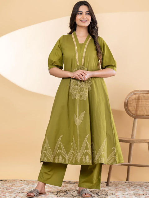 KRIDHAA FASHION BOUTIQUE Women Floral Printed Panelled Pure Cotton Kurta with Trousers - Image 6