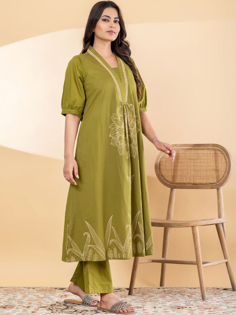 KRIDHAA FASHION BOUTIQUE Women Floral Printed Panelled Pure Cotton Kurta with Trousers - Image 5