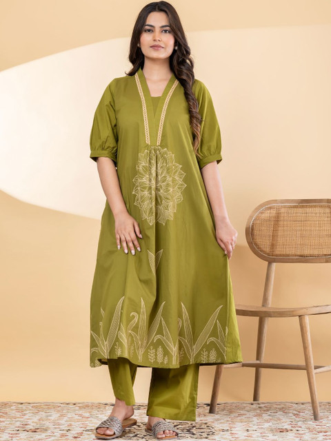 KRIDHAA FASHION BOUTIQUE Women Floral Printed Panelled Pure Cotton Kurta with Trousers