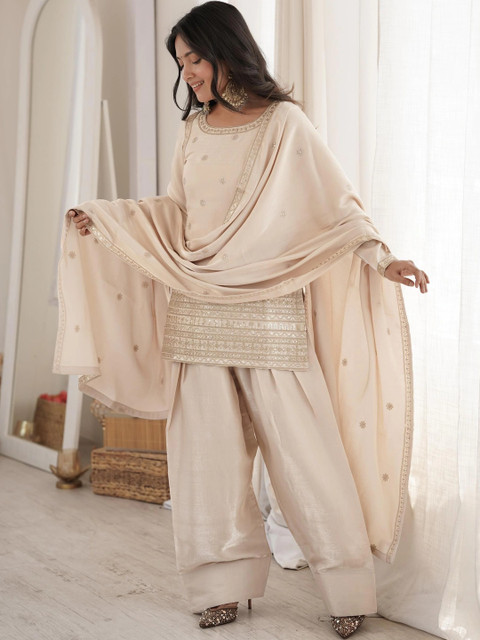 Moda Rapido Women Ethnic Motifs Embroidered Regular Kurta with Patiala & With Dupatta - Image 3