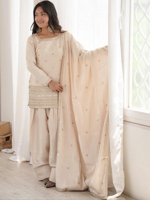 Moda Rapido Women Ethnic Motifs Embroidered Regular Kurta with Patiala & With Dupatta - Image 4