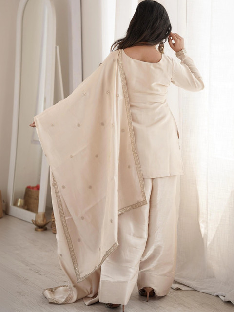 Moda Rapido Women Ethnic Motifs Embroidered Regular Kurta with Patiala & With Dupatta - Image 6