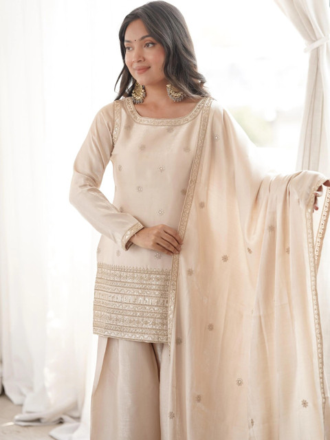 Moda Rapido Women Ethnic Motifs Embroidered Regular Kurta with Patiala & With Dupatta - Image 2
