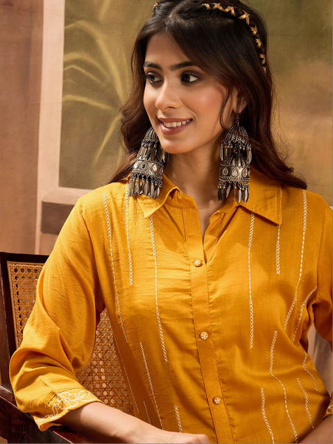 Sangria Embroidered Tunic with Trousers - Image 4