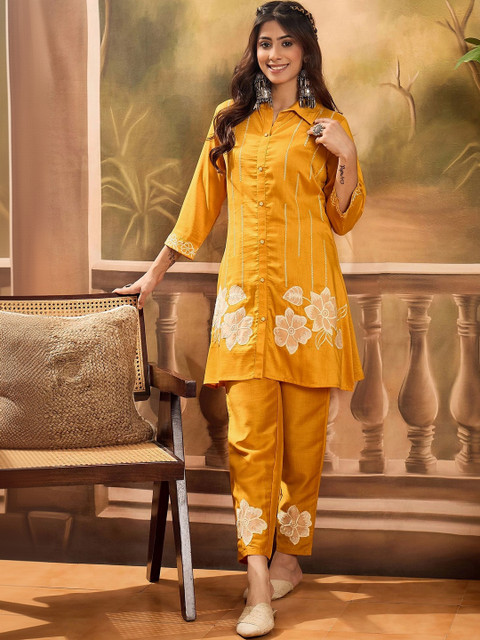 Sangria Embroidered Tunic with Trousers - Image 7