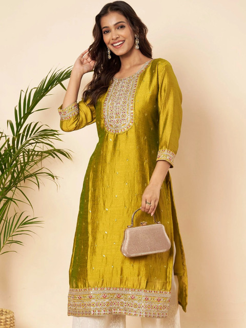 rarethread Women Embellished Thread Work Kurta - Image 3
