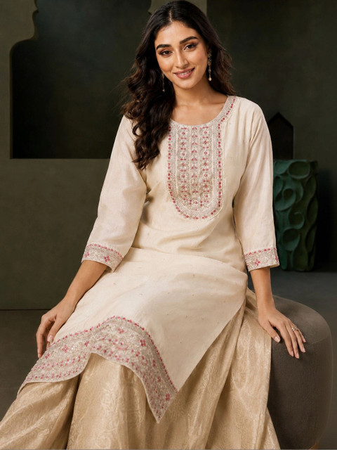 rarethread Women Embroidered Thread Work Kurta - Image 2