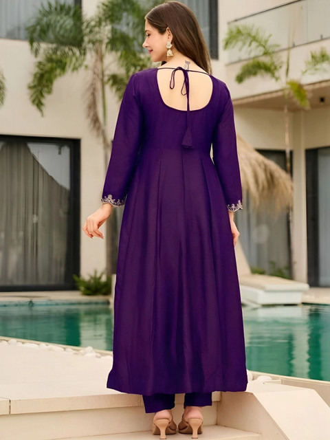 KAAYISHA FEB Women Embroidered Regular Sequinned Kurti with Trousers & With Dupatta - Image 2