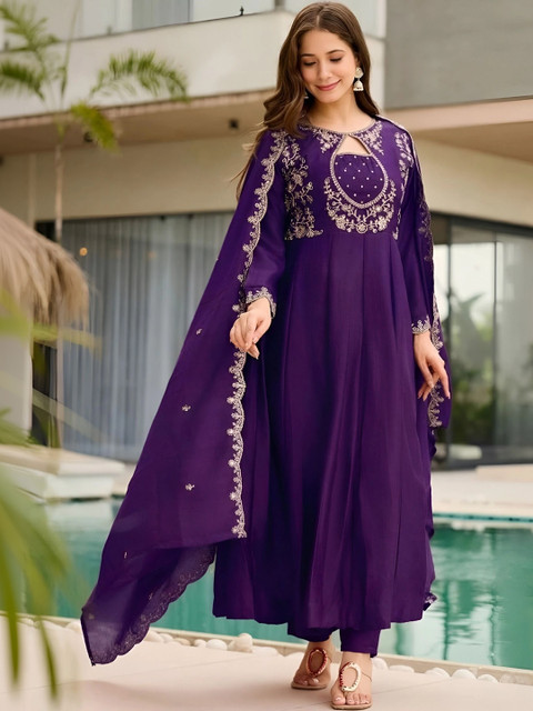 KAAYISHA FEB Women Embroidered Regular Sequinned Kurti with Trousers & With Dupatta - Image 3