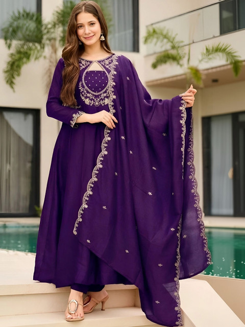 KAAYISHA FEB Women Embroidered Regular Sequinned Kurti with Trousers & With Dupatta - Image 4
