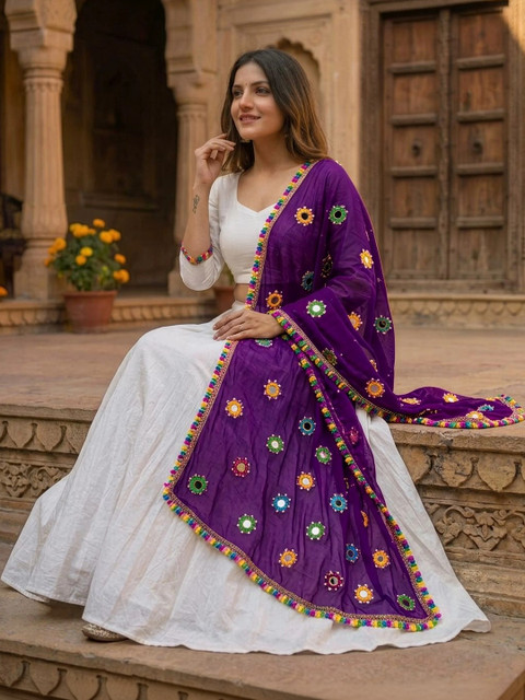 TAMNNA DUPATTA HUB Ethnic Motifs Dupatta with Mirror Work - Image 3