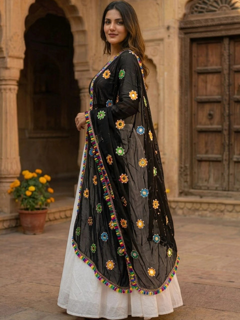 TAMNNA DUPATTA HUB Ethnic Motifs Dupatta with Mirror Work - Image 2