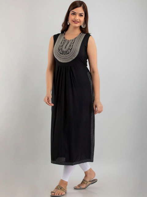 Sangria Women Embroidered Thread Work Kurta - Image 3