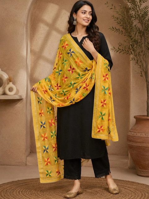 STUTI FASHION Ethnic Motifs Embroidered Dupatta with Thread Work