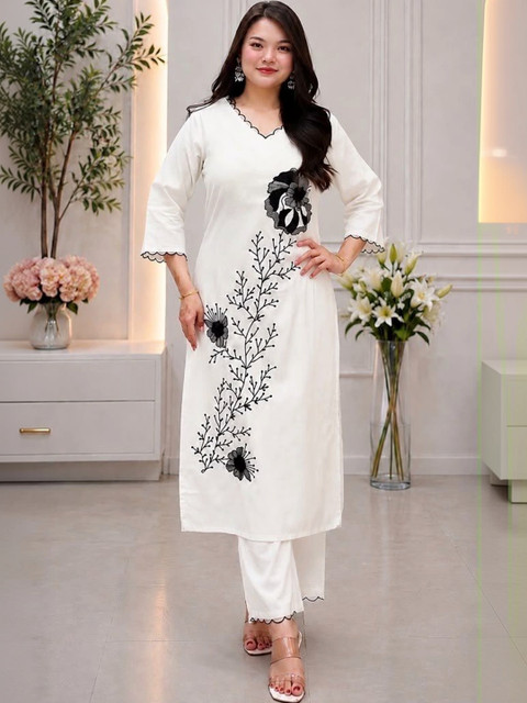 Komurr Embroidered Tunic with Trousers