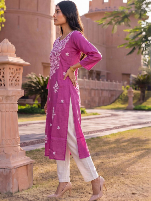 Rangita Women Floral Embroidered Thread Work Kurta - Image 2