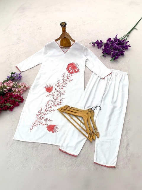 Komurr Embroidered Tunic with Trousers - Image 4