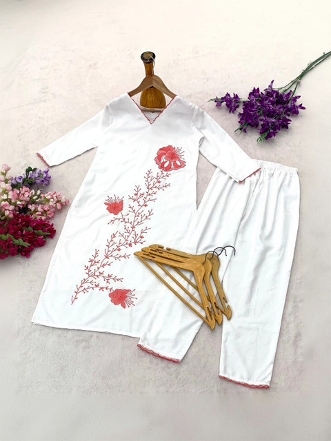 Komurr Embroidered Tunic with Trousers - Image 4