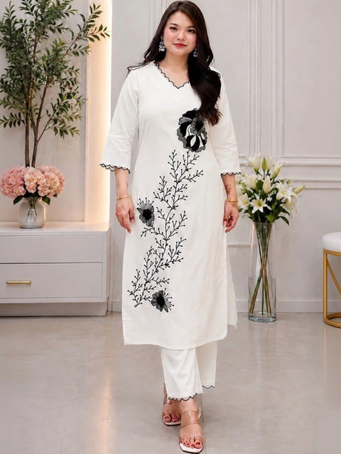 Komurr Embroidered Tunic with Trousers - Image 5