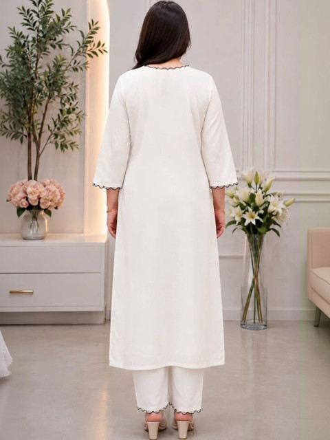 Komurr Embroidered Tunic with Trousers - Image 3