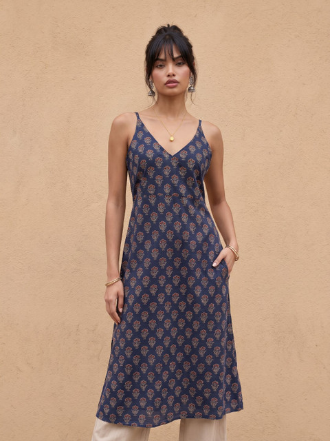 fusion by glitchez Floral Printed Shoulder Straps Fit & Flare Pure Cotton Kurta