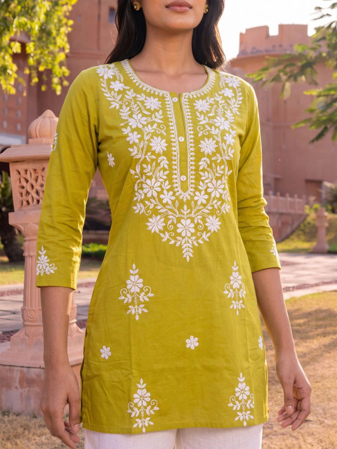 Rangita Women Embroidered Thread Work Kurta - Image 4